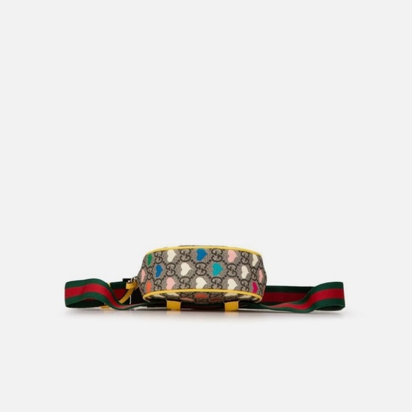 Authentic Gucci Pre-Owned
2016-2023 GG Supreme Kids Hearts belt bag - Picture 9 of 10